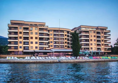 Park LakeSide Hotel